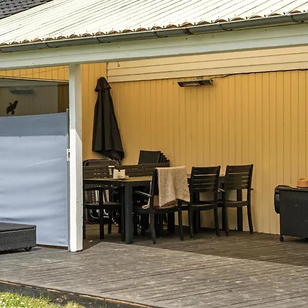 Holiday home 4 Bedroom Cozy In Rodby *