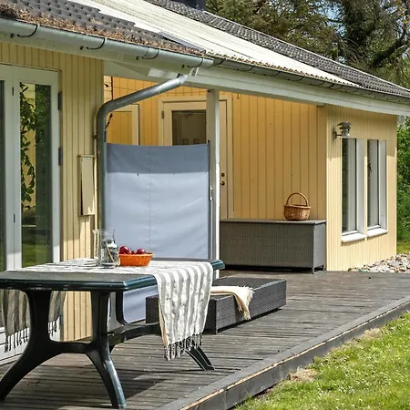 4 Bedroom Cozy In Rodby Kramnitse