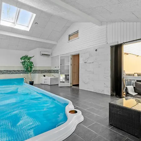 4 Bedroom Cozy In Rodby Holiday home
