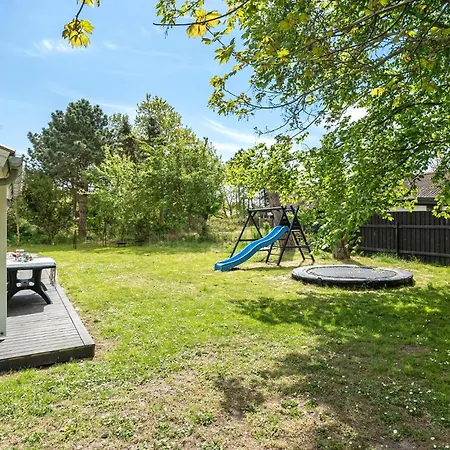 4 Bedroom Cozy In Rodby *