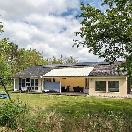 4 Bedroom Cozy In Rodby