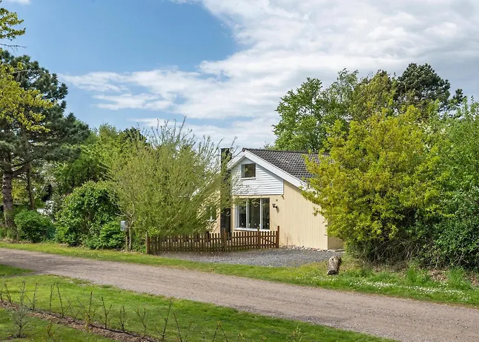 4 Bedroom Cozy In * Rødby